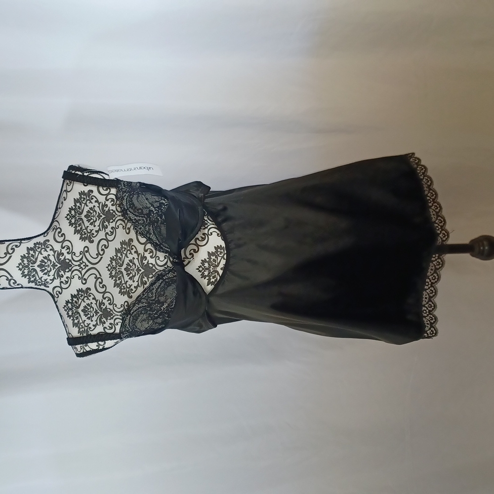 Sleek Black Lace Trim Chemise